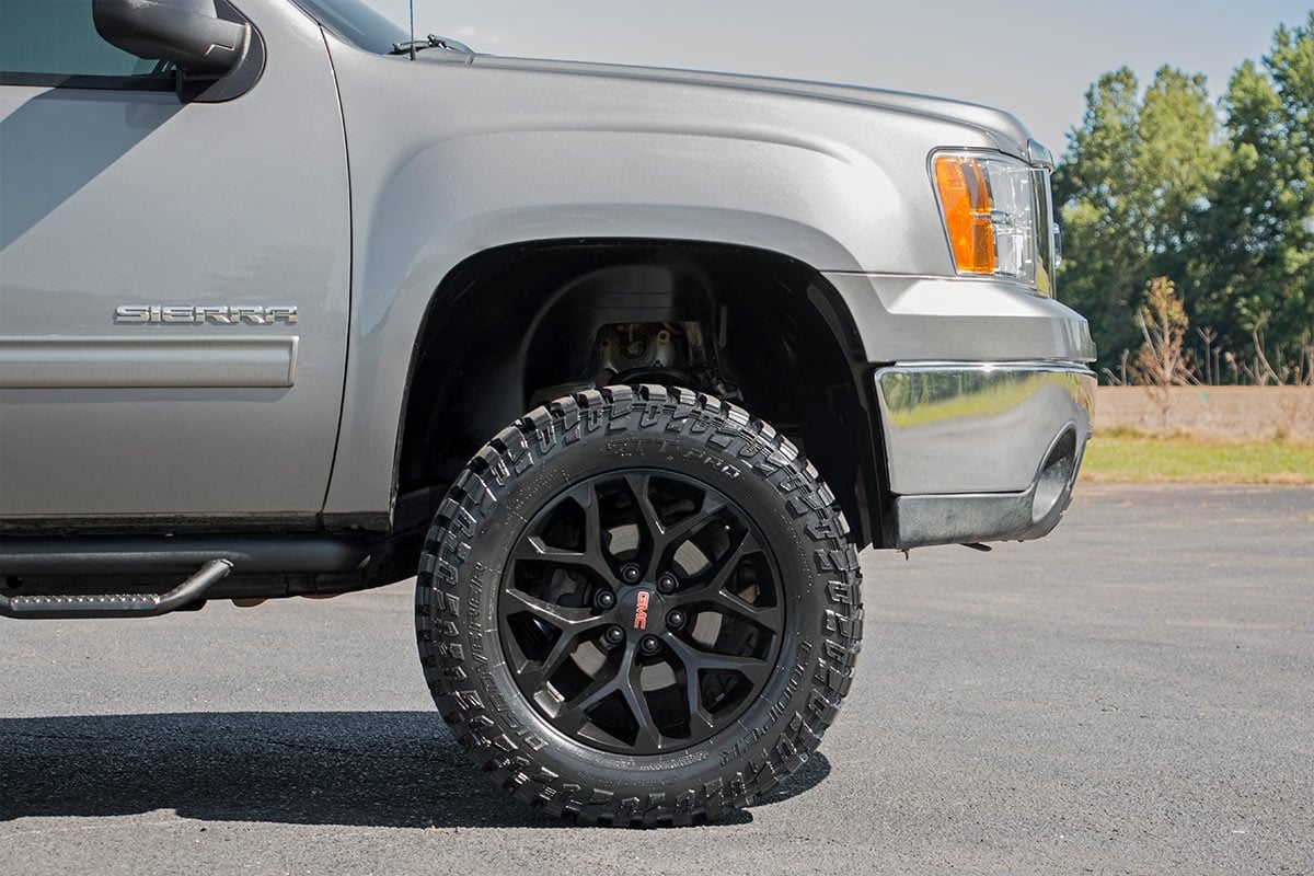 GMC Sierra 1500 Suspension Lift Kit - Rough Country - 3 Inch Body Lift Kit - '07-'13